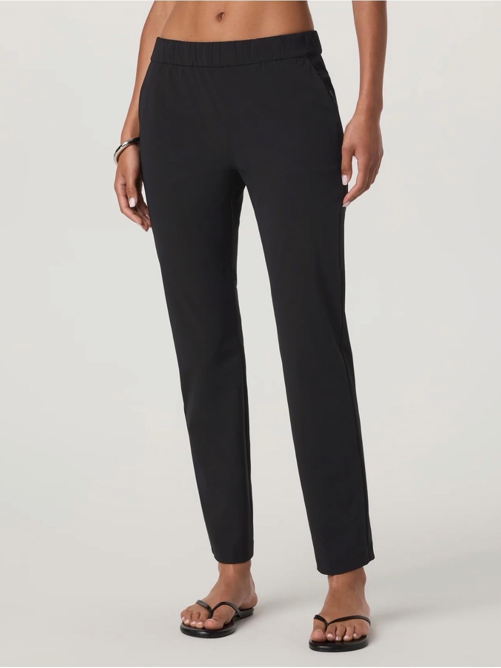 Vuori Women’s Miles Ankle Pant in Black